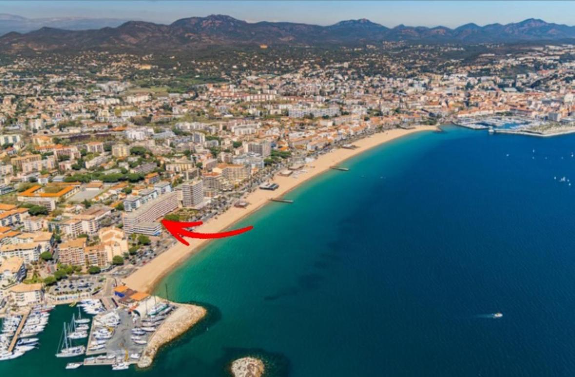 Appartement Vue Mer 80M2 Frejus Exterior photo
